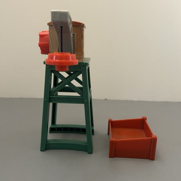 Thomas & Friends Vicarstown DIESEL WORKS Crane & Cargo Bin Wooden Railway - Picture 2 of 7